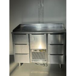 K 120cm Bistron vetolaatikosto jauhoreunoilla