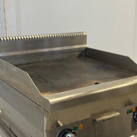 WhatsApp Image 2025-10-02 at 21.45.37 (1) WhatsApp Image 2025-10-02 at 21.45.37 (1)