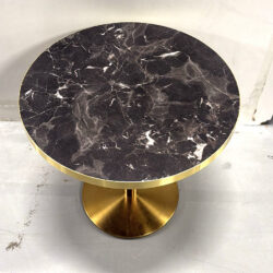 Pöytä kultainen jalka (käytetty)