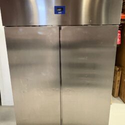 Käytetty Oztin kaappi