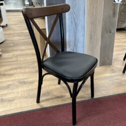 OUTLET ravintolatuolit metallirungolla