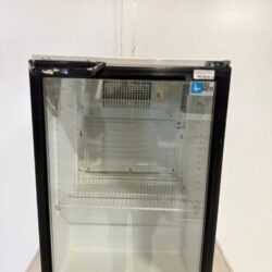 Käytetty tiskinalus pullokaappi