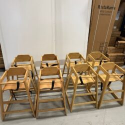 Käytetty syöttötuoli massiivipuusta