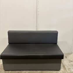 Käytetty musta sohva L130